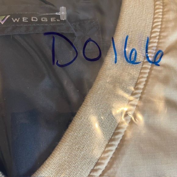 NWOT Wedge Men's Reversible Golf Vest Tan / Black Pockets XXL - Picture 9 of 9